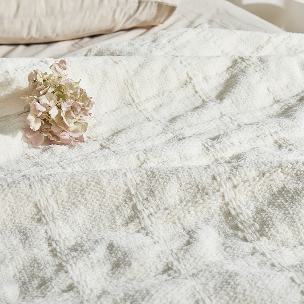 くつろぎ時間を心地よく彩るニットスローケット シングル~ダブル