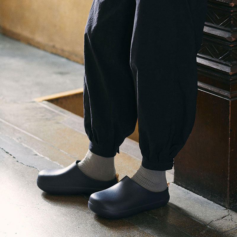 bi×sole バイソール シンプルなデザインで街にも溶け込む都会の「ツッカケ」サンダル