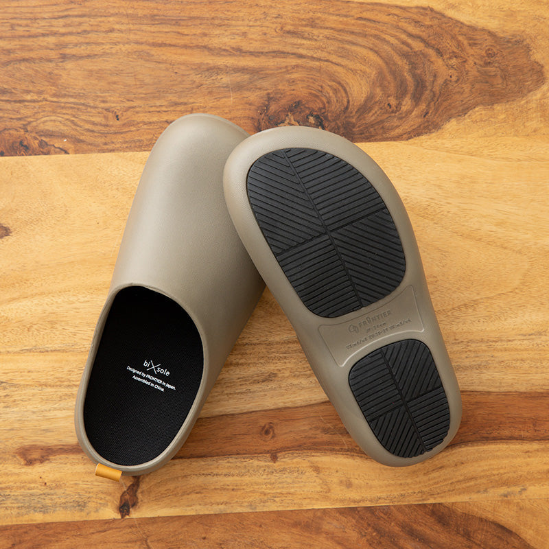 bi×sole バイソール シンプルなデザインで街にも溶け込む都会の「ツッカケ」サンダル