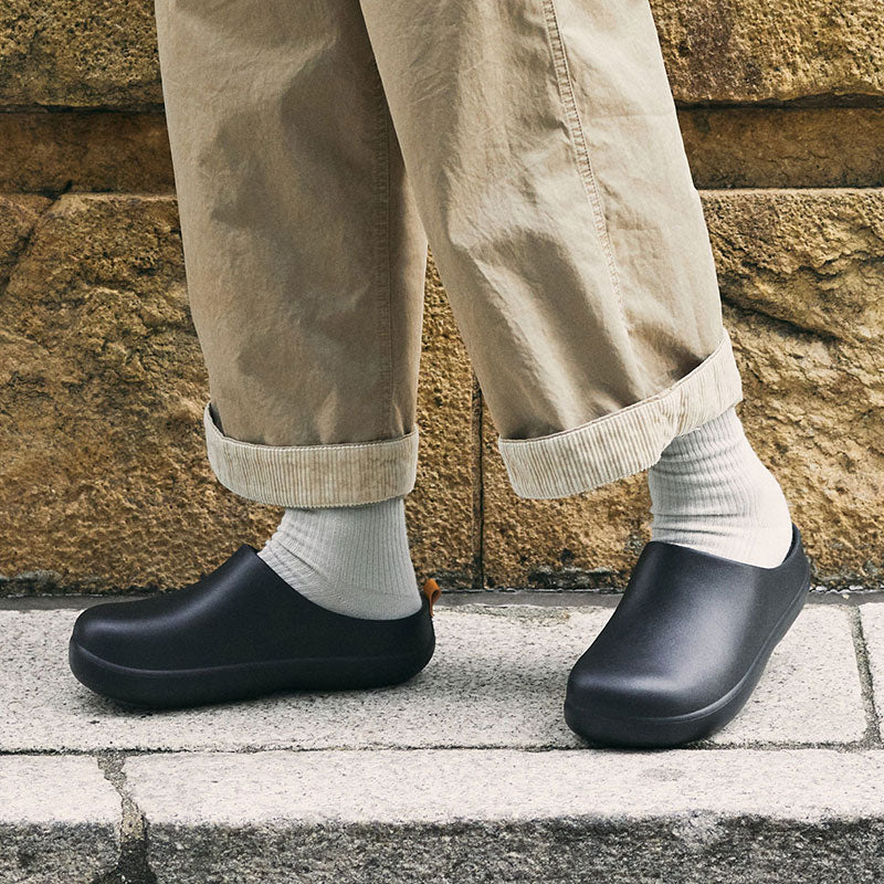 bi×sole バイソール シンプルなデザインで街にも溶け込む都会の「ツッカケ」サンダル