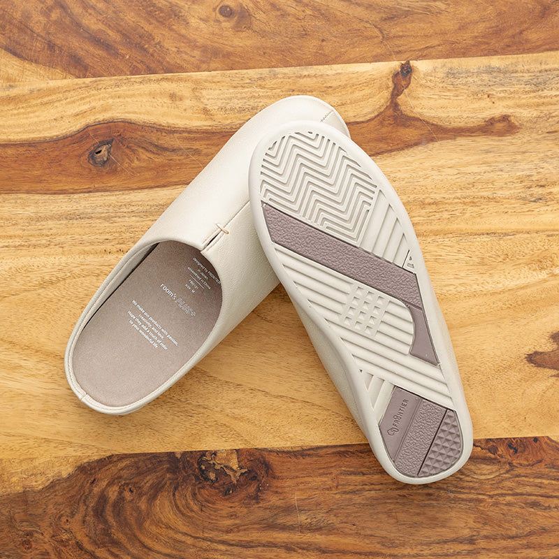 歩くを考えたスリッパ room&