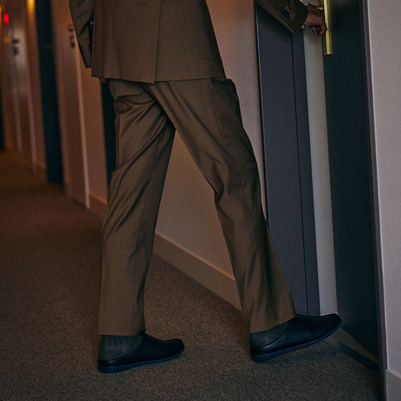 歩くを考えたスリッパ room&