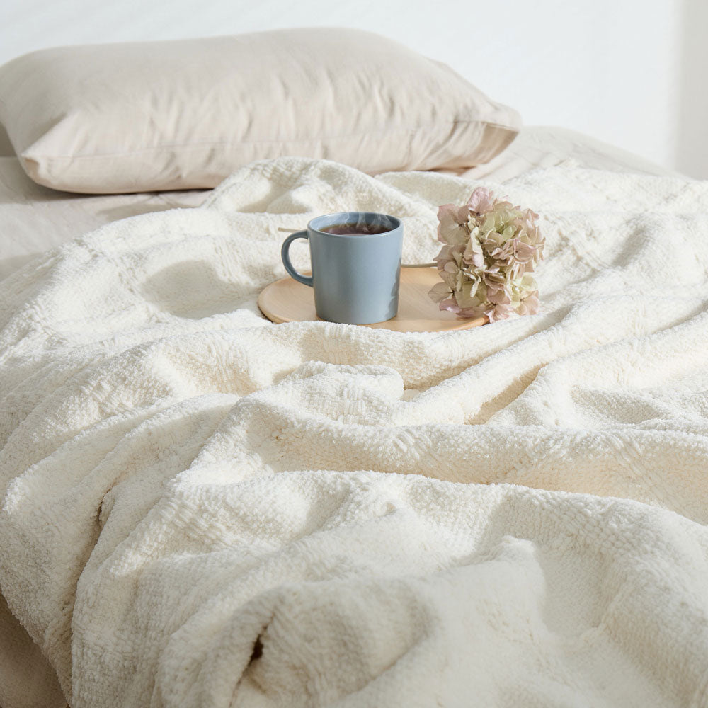 くつろぎ時間を心地よく彩るニットスローケット シングル～ダブル