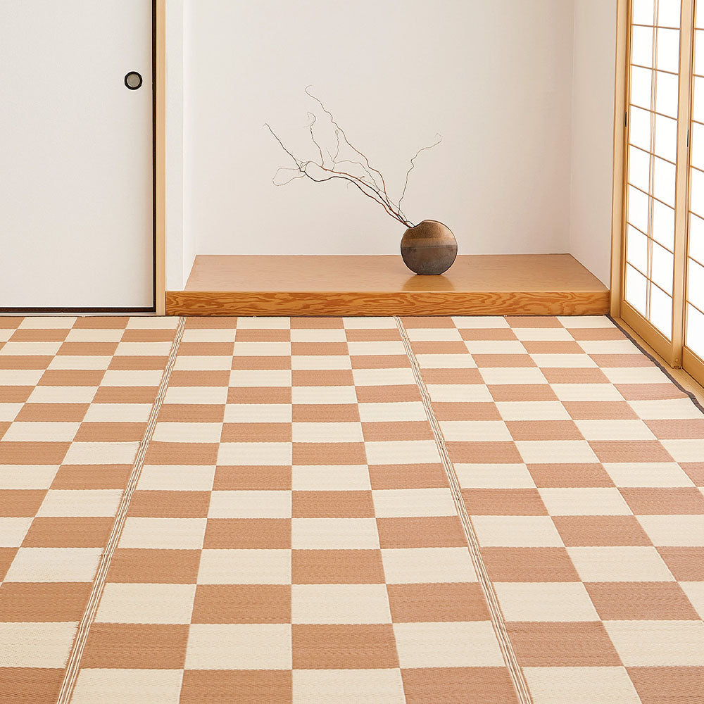 洗えるい草風カーペット 見た目はまるでい草のようなPP素材の市松柄上敷き 江戸間サイズ