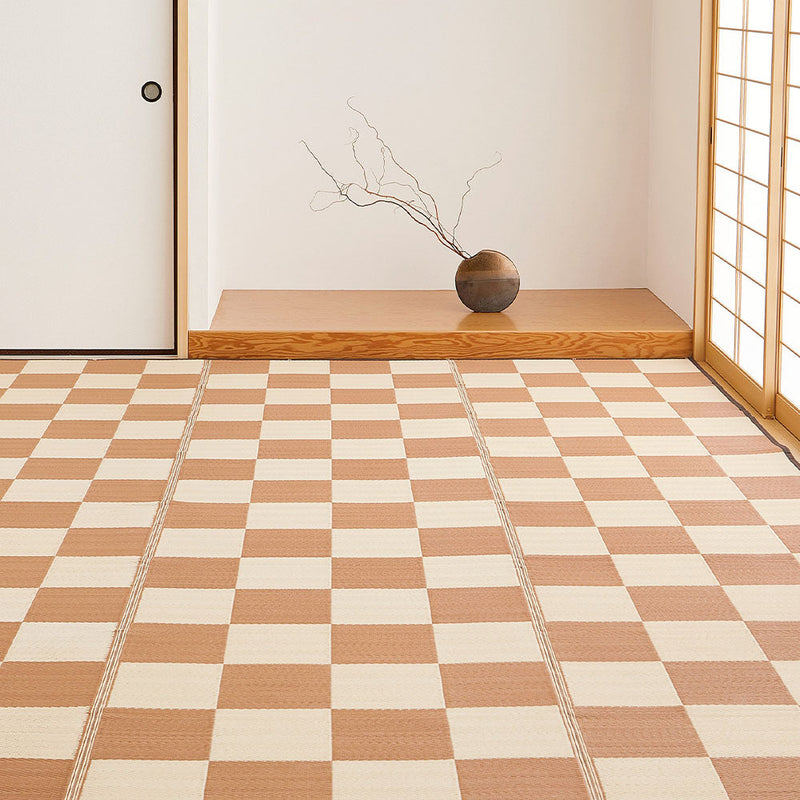 洗えるい草風カーペット 見た目はまるでい草のようなPP素材の市松柄上敷き 江戸間サイズ