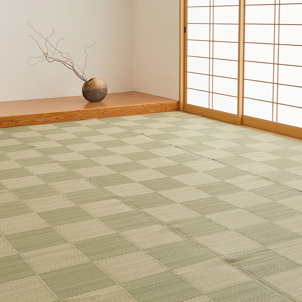 洗えるい草風カーペット 見た目はまるでい草のようなPP素材の市松柄上敷き 本間サイズ