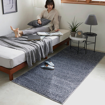 上品な光沢が高級感を演出するおしゃれな防炎＆消臭ラグ ルネラグ