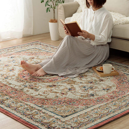 アイボリーホワイトベースのクラシック柄のウィルトンラグ ロザリオ