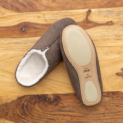 柔らかなカラーとボアで寒い日に素足でも履ける room&