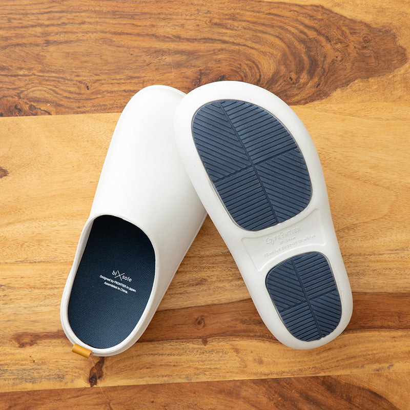 bi×sole バイソール シンプルなデザインで街にも溶け込む都会の「ツッカケ」サンダル